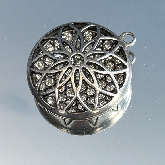 Silvertone 3D Floral Medallion Pendant - Picture 6 of 10